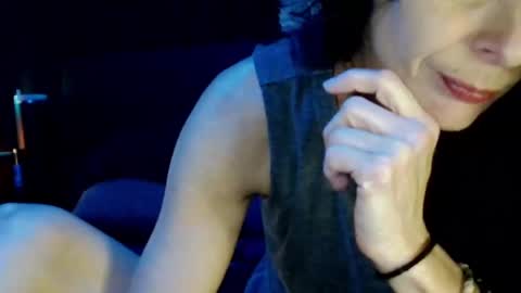 Snapshot of blueeyedlie chatting on February 8, 9:15 pm Blueeyedlie online show from February 8, 9:15 pm