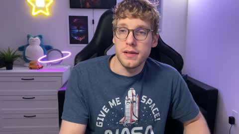 blueeyedtallguy online show from December 4, 9:24 pm
