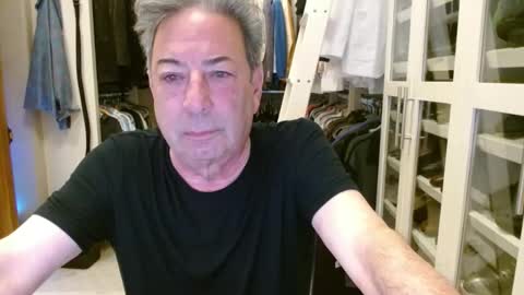 blueisles online show from December 9, 9:06 am