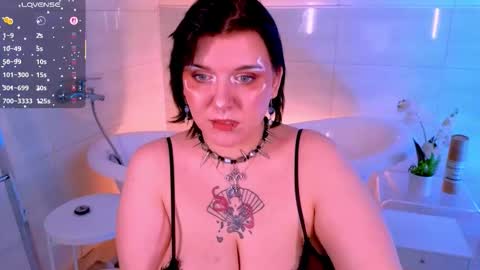 Snapshot of bluelunaray chatting on November 21, 11:20 am Hi my name is Lunaray online show from November 21, 11:20 am