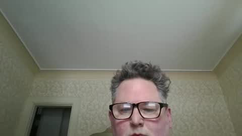 Snapshot of bluemoose70 chatting on January 4, 3:39 pm bluemoose70 online show from January 4, 3:39 pm