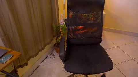 FLORAA online show from February 25, 10:25 am