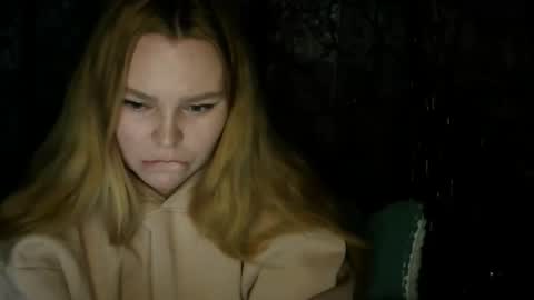 blushing_star online show from November 3, 4:30 pm