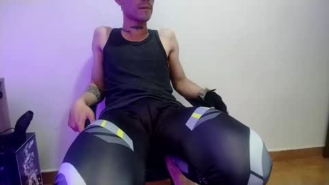 Snapshot of bluu_boy chatting on March 3, 9:26 pm Blu Boy online show from March 3, 9:26 pm