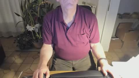 SlaveRobert online show from January 17, 4:47 pm