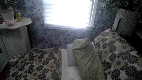 Bobby and Sadie online show from November 22, 2:49 pm