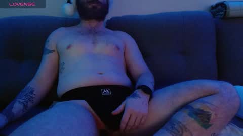 Snapshot of bobbyenglish69 chatting on December 20, 9:38 am Bobby English online show from December 20, 9:38 am