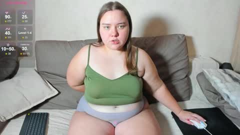 Snapshot of bodyana69 chatting on December 8, 7:43 pm bodyana GIRLS SOLO ACCOUNT cutie yana online show from December 8, 7:43 pm