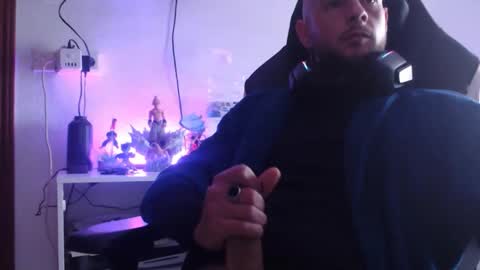 Snapshot of bodyking69 chatting on January 27, 10:06 am bodyking69 online show from January 27, 10:06 am