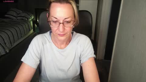 Snapshot of boeslaboes chatting on September 20, 3:46 pm Ningifun couple online show from September 20, 3:46 pm