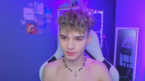Snapshot of boicute chatting on January 19, 6:32 pm ALEXPVT IS OPEN online show from January 19, 6:32 pm