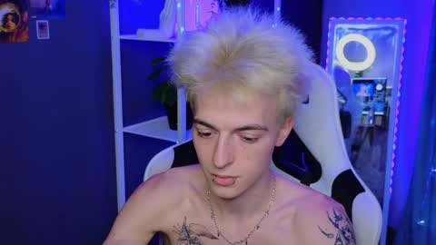 Snapshot of boicute chatting on January 31, 1:12 pm ALEXPVT IS OPEN online show from January 31, 1:12 pm