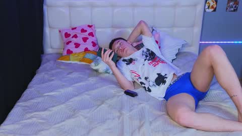 Snapshot of boicute chatting on February 4, 8:17 pm ALEXPVT IS OPEN online show from February 4, 8:17 pm