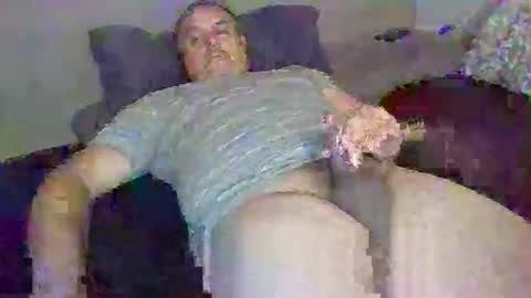 Snapshot of boidady chatting on October 28, 7:34 am emilio online show from October 28, 7:34 am