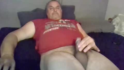 Snapshot of boidady chatting on December 2, 8:08 am emilio online show from December 2, 8:08 am