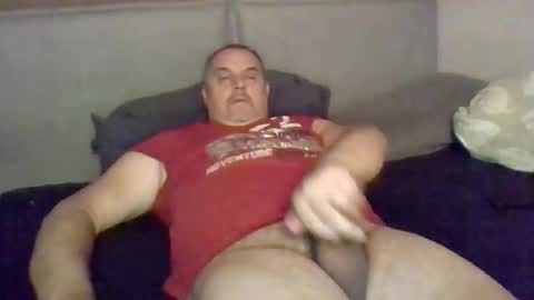 Snapshot of boidady chatting on December 3, 7:49 am emilio online show from December 3, 7:49 am