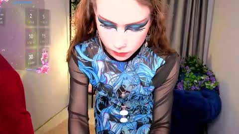 Karen online show from December 19, 4:03 pm