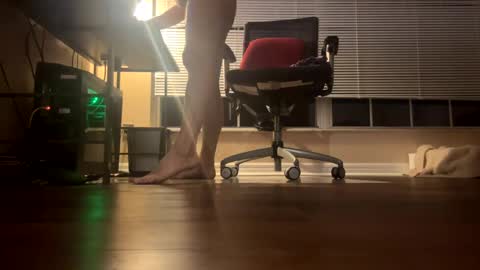 Snapshot of bone2play chatting on January 5, 11:37 am FRECKLES online show from January 5, 11:37 am