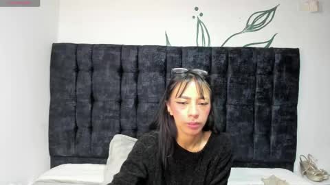 BONIE WILLS online show from April 22, 12:39 pm