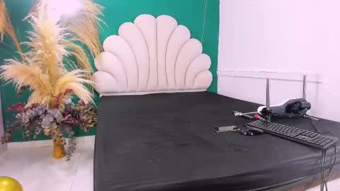 bonieklent online show from February 18, 4:15 am