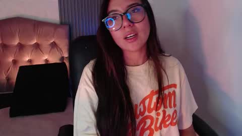 Snapshot of bonnali_lune chatting on November 1, 10:23 pm bonnali_lune online show from November 1, 10:23 pm