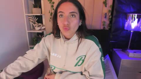 bonnali_lune online show from February 11, 10:59 pm