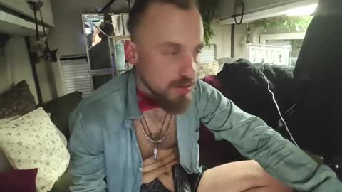 Snapshot of bonnie_and_clyde_11 chatting on November 7, 3:50 am Bonnie and Clyde online show from November 7, 3:50 am