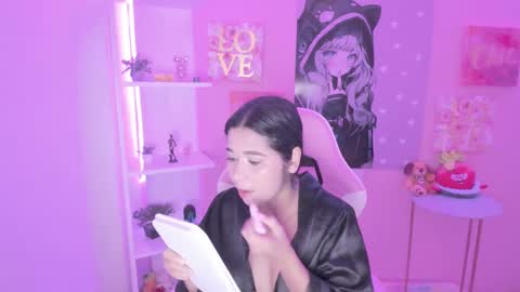 Snapshot of bonnie_benet chatting on February 24, 12:37 pm Bonnie online show from February 24, 12:37 pm