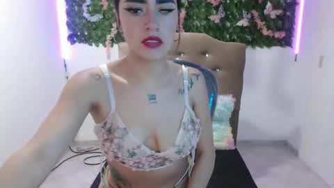 Bonnie online show from November 24, 2:17 pm