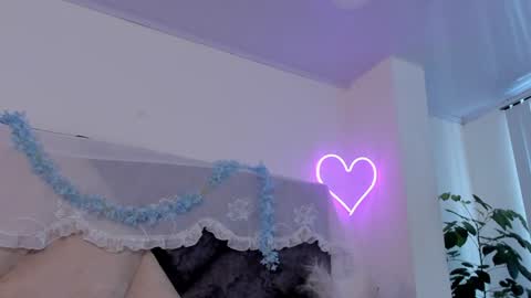   online show from December 14, 2:42 pm