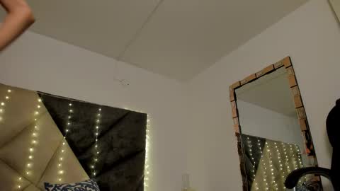   online show from November 5, 11:49 pm