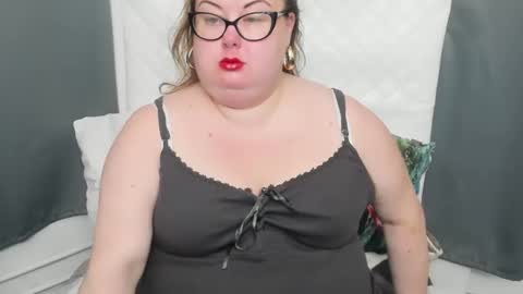 Snapshot of bonnieshining chatting on December 3, 4:58 am Bonnie online show from December 3, 4:58 am