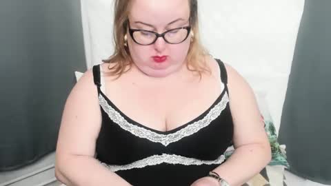 Snapshot of bonnieshining chatting on December 5, 8:44 am Bonnie online show from December 5, 8:44 am