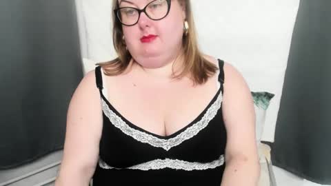 Snapshot of bonnieshining chatting on December 6, 9:32 am Bonnie online show from December 6, 9:32 am