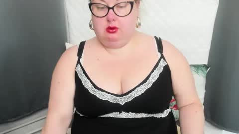 Snapshot of bonnieshining chatting on December 7, 5:04 am Bonnie online show from December 7, 5:04 am