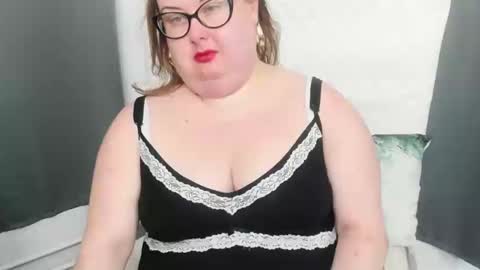 Snapshot of bonnieshining chatting on December 7, 10:01 am Bonnie online show from December 7, 10:01 am