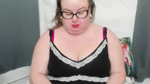 Snapshot of bonnieshining chatting on December 9, 6:01 am Bonnie online show from December 9, 6:01 am