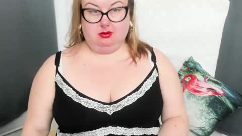 Snapshot of bonnieshining chatting on December 13, 8:51 am Bonnie online show from December 13, 8:51 am