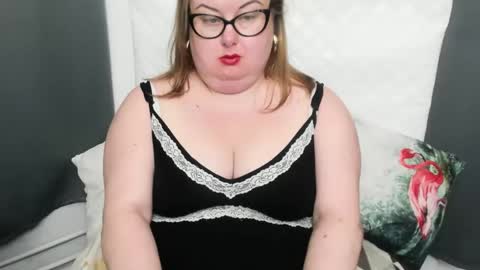 Snapshot of bonnieshining chatting on December 14, 8:23 am Bonnie online show from December 14, 8:23 am