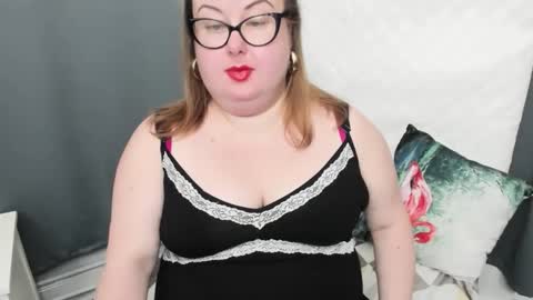 Snapshot of bonnieshining chatting on January 4, 7:45 am Bonnie online show from January 4, 7:45 am