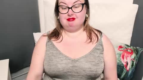 Snapshot of bonnieshining chatting on February 4, 7:51 am Bonnie online show from February 4, 7:51 am