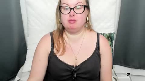 Snapshot of bonnieshining chatting on October 29, 5:31 am Bonnie online show from October 29, 5:31 am