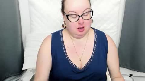 Snapshot of bonnieshining chatting on November 17, 8:53 am Bonnie online show from November 17, 8:53 am