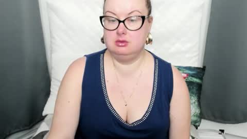 Snapshot of bonnieshining chatting on November 29, 6:49 am Bonnie online show from November 29, 6:49 am