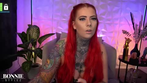 Snapshot of bonniestylez chatting on October 28, 5:00 am Bonnie Stylez online show from October 28, 5:00 am