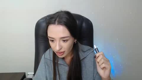 Bonnie online show from November 28, 1:03 pm