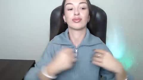 Bonnie online show from December 2, 8:08 am