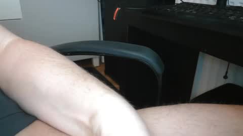 Snapshot of bonobooy chatting on December 18, 1:45 pm Bonobooy online show from December 18, 1:45 pm