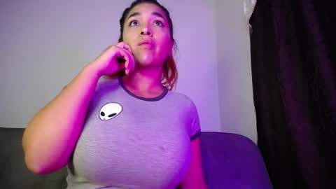 Snapshot of boobs_magic chatting on December 2, 3:34 am KIM online show from December 2, 3:34 am