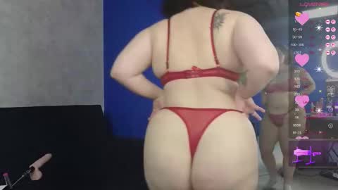 Snapshot of booty_vlada chatting on February 14, 7:27 am Vlada online show from February 14, 7:27 am